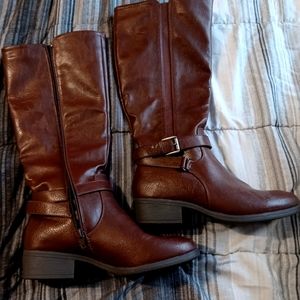 Womans knee high boots